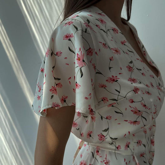 Vestido Camisero Floral con Cordones y Escote en V - Image 13