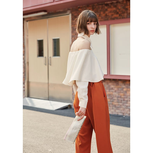 Blusa Larga Halter con Volantes y Hombros Descubiertos - Image 3