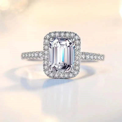 Anillo de Diamante Moissanita con Propuesta de Corte Esmeralda - Image 9