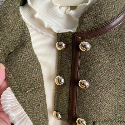 Conjunto Dos Piezas: Abrigo y Falda Plisada - Image 18