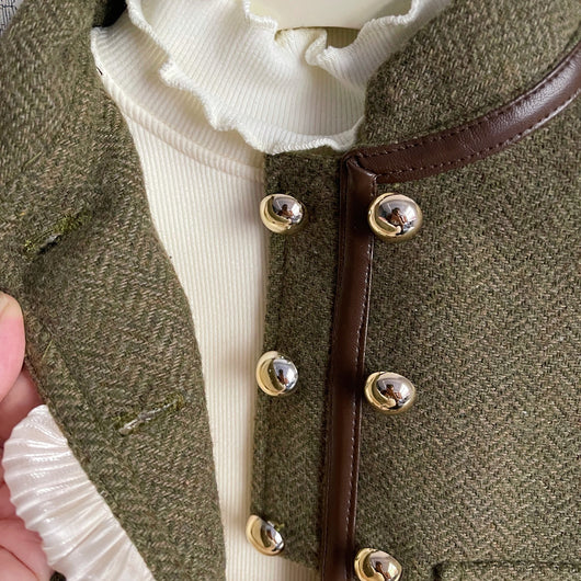 Conjunto Dos Piezas: Abrigo y Falda Plisada - Image 18