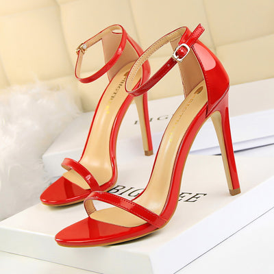 Sandalias de Tacón Alto en Charol Brillante para Verano - Image 10