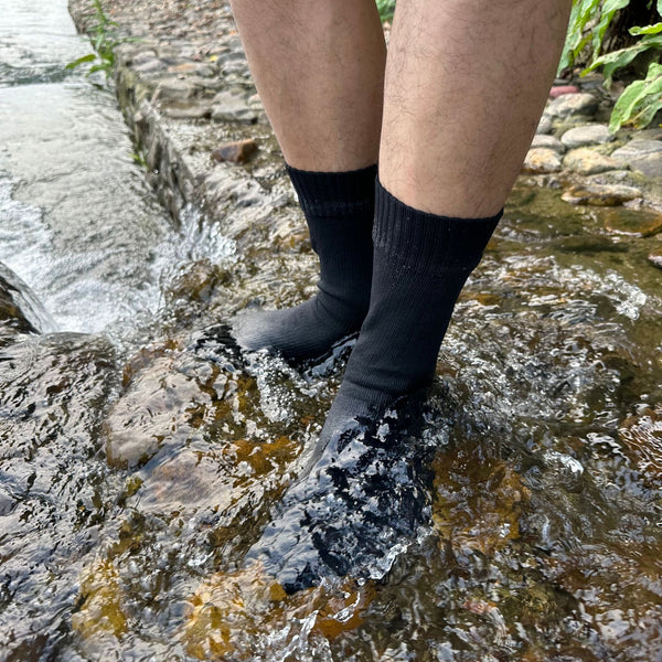 Calcetines Impermeables Largos para Senderismo, Vadeo y Actividades Outdoor - Image 3