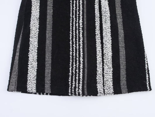 Abrigo de Lana a Rayas Blanco y Negro Estilo Francés Elegante para Mujer - Image 8