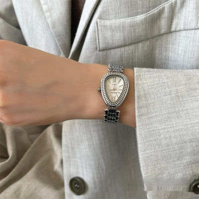 Reloj de Cadena Dorado con Cabeza de Serpiente para Mujer - Image 16