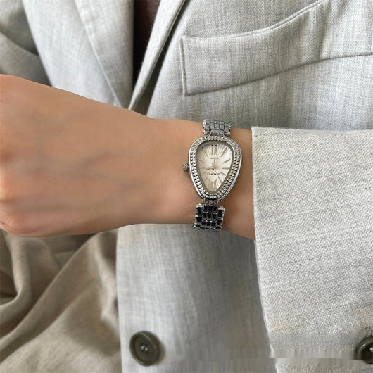 Reloj de Cadena Dorado con Cabeza de Serpiente para Mujer - Image 16