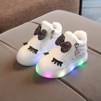 Zapatos infantiles con luces LED y detalles brillantes - Image 10