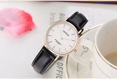 Reloj de Pareja con Esfera Grande y Correa de Cuero - Image 6