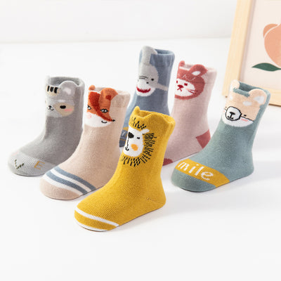 Calcetines Antideslizantes de Algodón Peinado para Bebé con Diseños Divertidos - Image 16