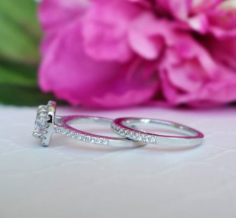 Anillos de Boda y Compromiso para Parejas con Diamantes Incrustados - Image 2