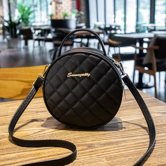 Bolso Redondo Pequeño con Bordado de Rombo y Diseño Asimétrico - Image 2