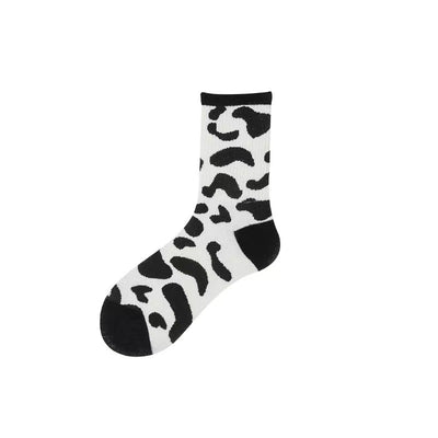 Calcetines Estampado Vaca Adorables para Mujer Negro y Blanco - Image 2