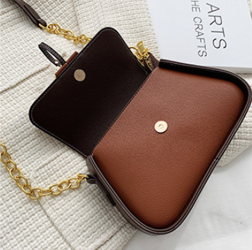 Bolsa Femenina con Hebilla Metálica de Moda y Combinación de Colores - Image 7