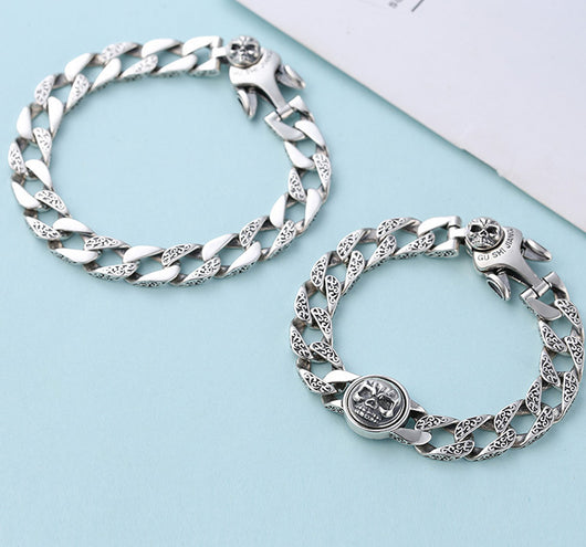 Pulsera de Plata Esterlina para Hombre con Calavera Giratoria y Patrón Retro - Image 9