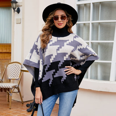 Poncho Capa Cálido Cuello Alto Bicolor con Pompones de Piel - Image 10