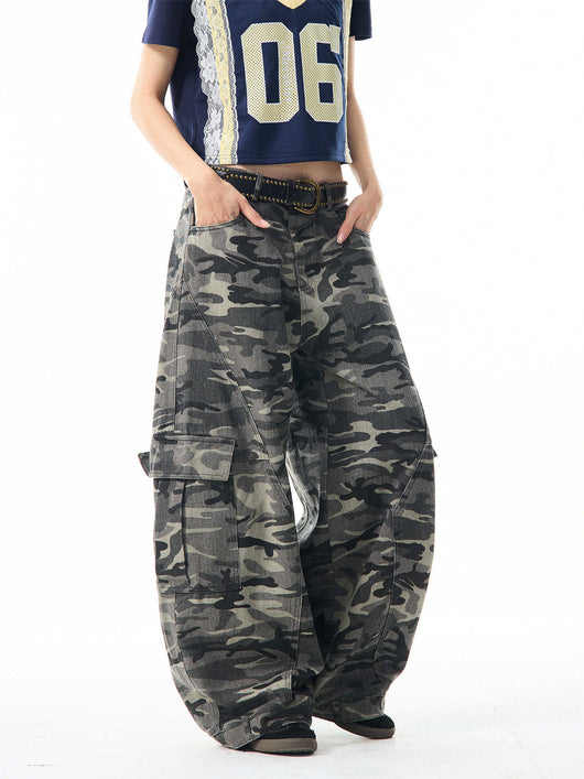 Overol Ancho Camuflaje Retro para Mujer - Pantalón Suelto y Casual - Image 4