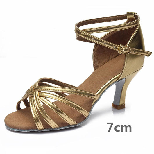 Zapatos de Satén para Baile Latino en Interiores - Image 7