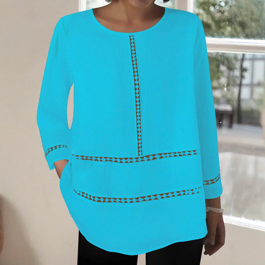 Blusa Semitransparente con Cuello Redondo y Detalles Calados