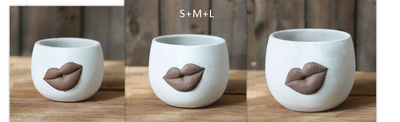 Maceta de Cemento Abstracta con Labios Grandes - Arte Decorativo Moderno - Image 7