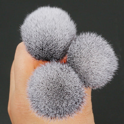 Set de 3 Brochas de Maquillaje Portátiles con Cabezal Plano Biselado - Image 12