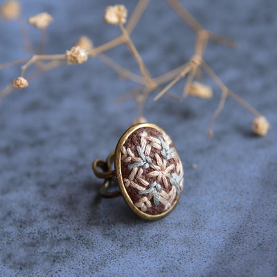 Anillo Ovalado con Bordado Artesanal Patrón Vintage - Image 5