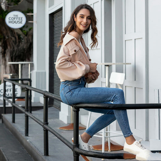 Chaqueta de Invierno Delgada para Mujer - Diseño Bicolor Negro y Rojo - Image 5