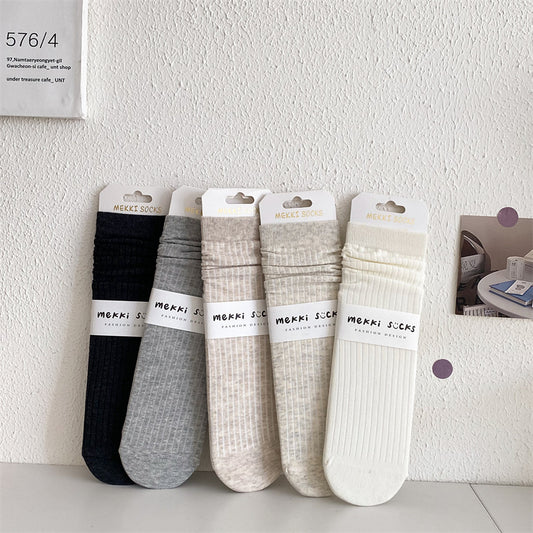 Calcetines Blancos para Mujer con Rayas Hundidas y Diseño Acanalado