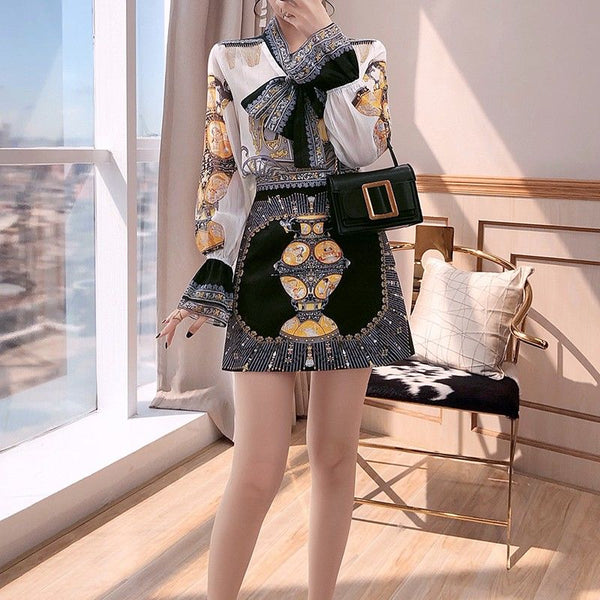 Conjunto Elegante con Blusa de Mangas Acampanadas y Falda Estampado Retro - Image 3