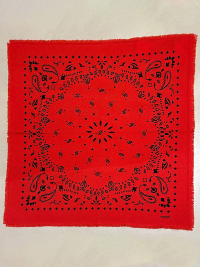 Pañoleta Cuadrada Elegante y Versátil - Image 9