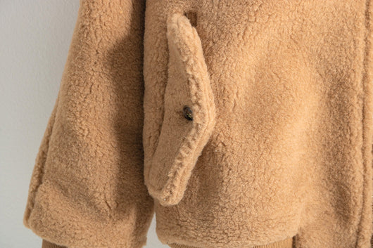 Abrigo de Lana de Cordero Marrón Cálido y Suelto - Estilo Moderno - Image 10