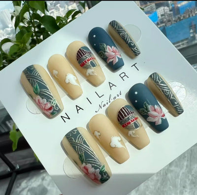 Manicura Artesanal Estilo Tang Chino con Diseño Pintado a Mano - Image 9