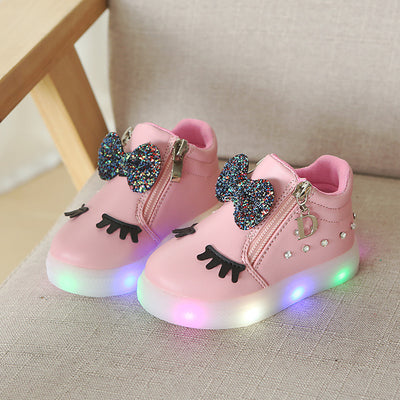Zapatos infantiles con luces LED y detalles brillantes - Image 9