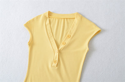 Playera Cuello V Ajustada de Manga Corta - Diseño Moderno y Favorecedor - Image 15