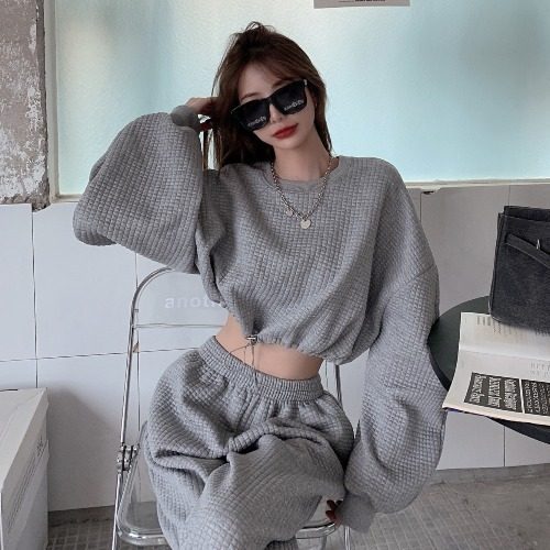 Conjunto Crop Top y Pantalón Cintura Alta Estilo Hyuna - Image 3