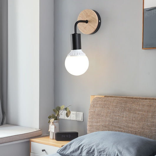 Lámpara de Pared Minimalista en Madera Maciza y Hierro para Dormitorio - Image 3