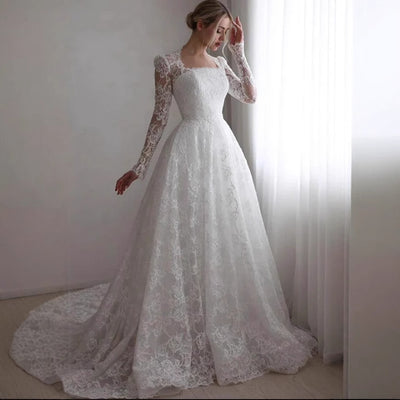 Vestido de Novia Largo con Mangas Bordadas y Cola - Image 3