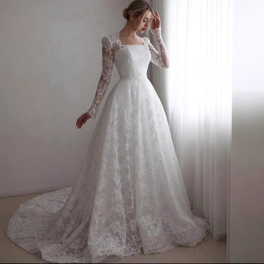 Vestido de Novia Largo con Mangas Bordadas y Cola - Image 3