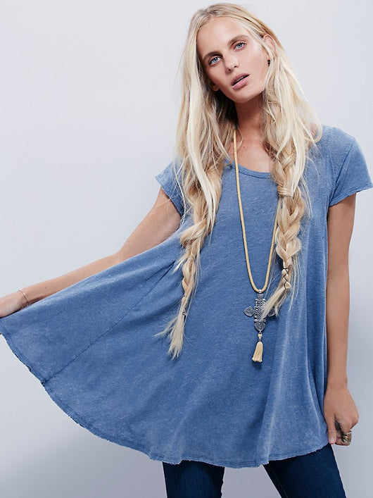 Blusa Básica de Cuello Redondo y Manga Corta