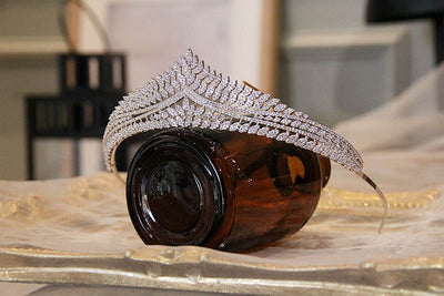 Corona de Circones Europeos con Incrustaciones - Accesorios para Cabello Estilo Asiático - Image 6