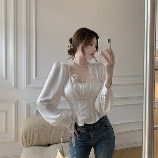 Blusa Blanca de Encaje con Mangas Largas y Volantes para Mujer - Image 2