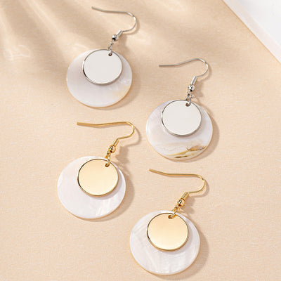 Aretes Disco de Concha Minimalista - Image 2