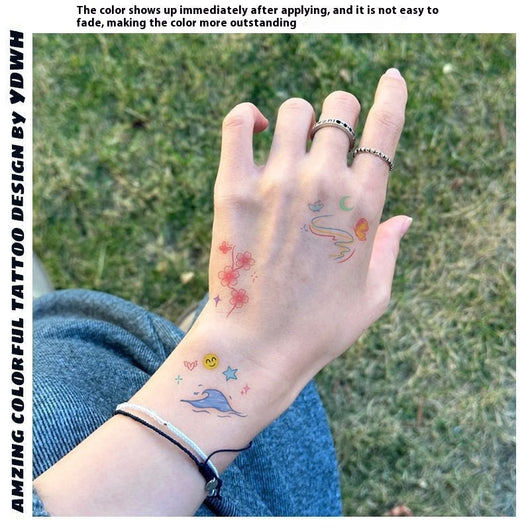 Tatuaje Temporal Mariposa Luna en Tonos Pastel - Adhesivo para Clavícula - Image 2