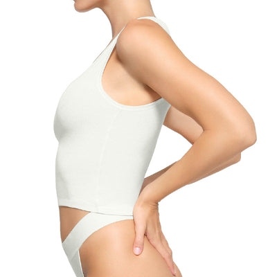 Camiseta Deportiva Acanalada con Tirantes Elásticos - Image 18