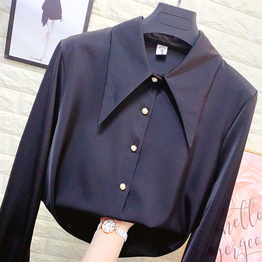 Blusa de Gasa con Botones de Perla y Cuello Puntiagudo - Image 3