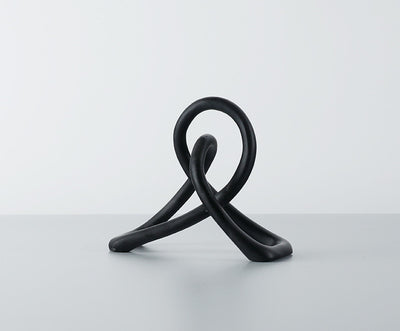 Ornamentos Geométricos Abstractos en Resina Negra con Nudo Retorcido - Image 6