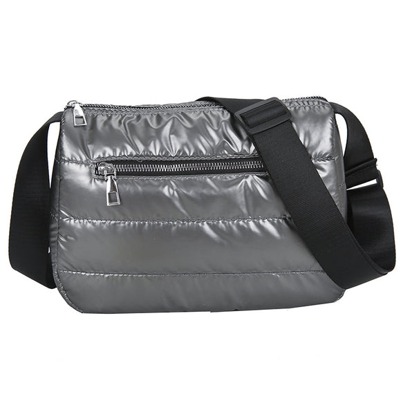 Bolso Cuadrado Compacto con Costura de Color Sólido