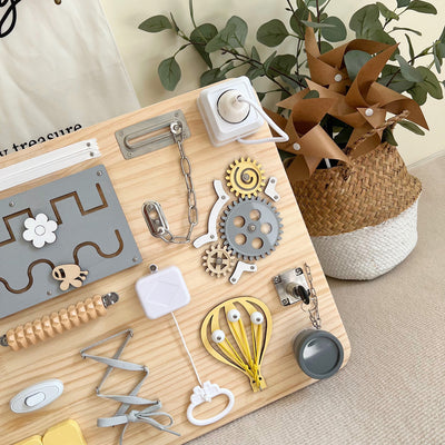 Tablero Educativo Montessori para Bebés con Accesorios de Aprendizaje - Image 9