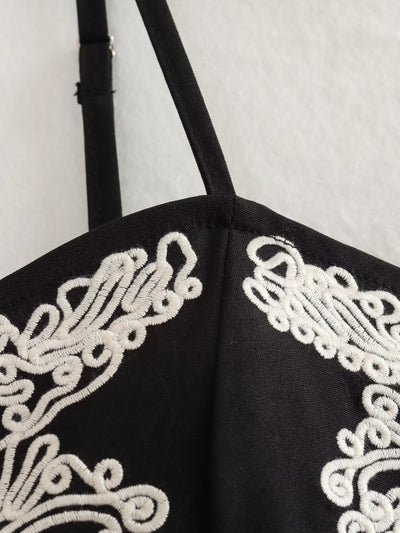 Traje Conjunto Falda Tubo con Blusa Bordada y Detalle Anudado - Image 12