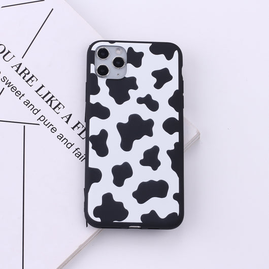 Funda Protectora Celular con Diseño de Manchas de Vaca - Image 9