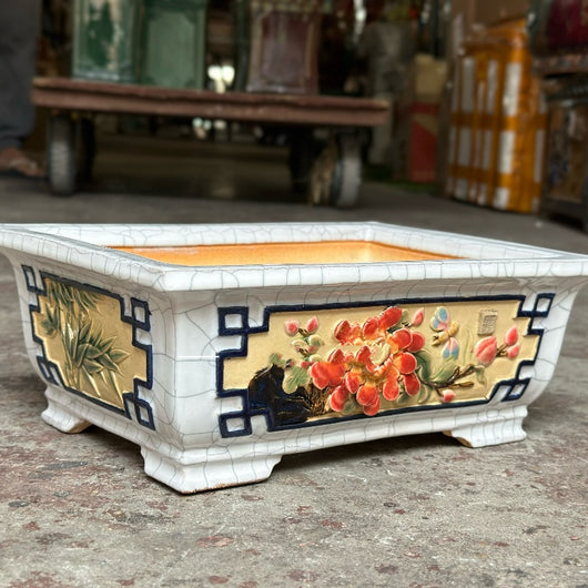 Maceta Artesanal de Cerámica con Diseño Floral Cuadrangular - Image 4